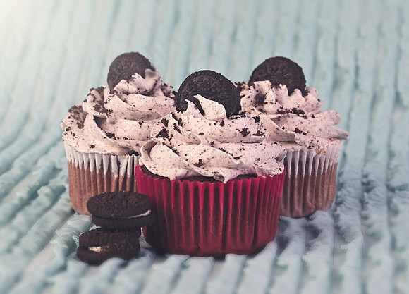 Oreo Cookie Cupcakes
